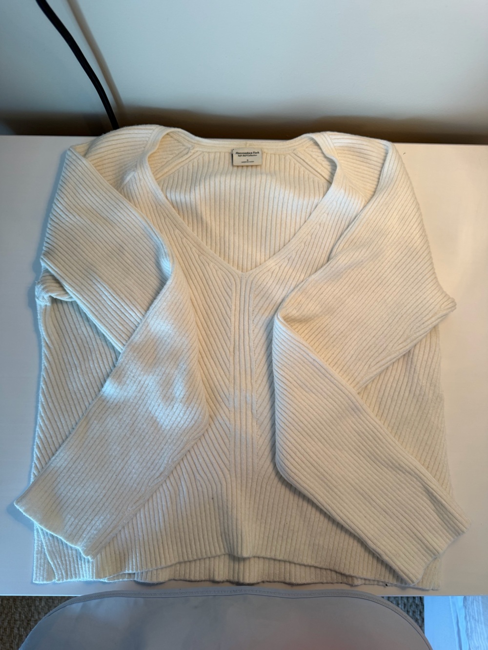 Abercrombie & Fitch Cream Ribbed V-Neck Sweater